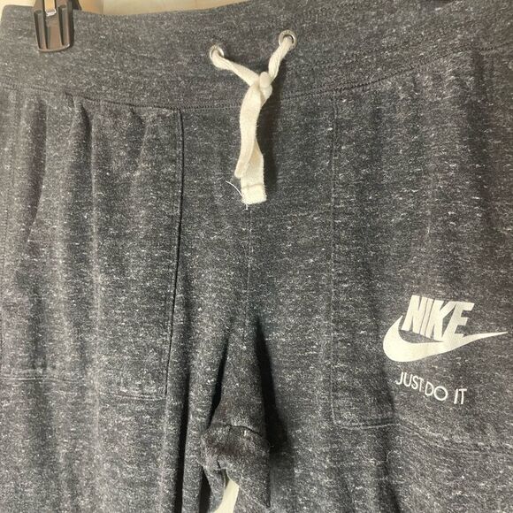 Nike gray vintage Just do it zipup jacket and capri joggers jacket/med, pants/sm - Picture 2 of 16